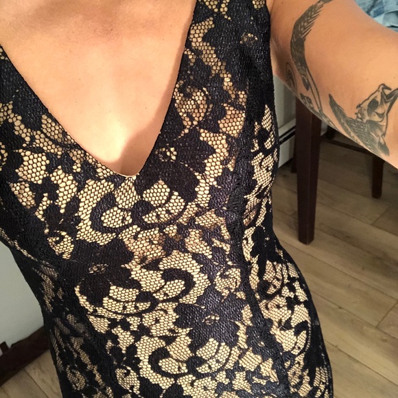 Black and Tan Lace maxi dress - Picture 4 of 8
